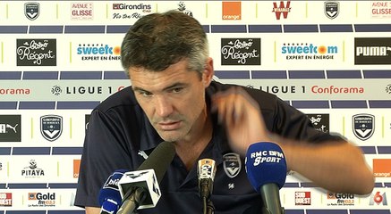 Jérémy Toulalan au micro avant Angers
