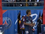 Football: Neymar speaks French to PSG fans