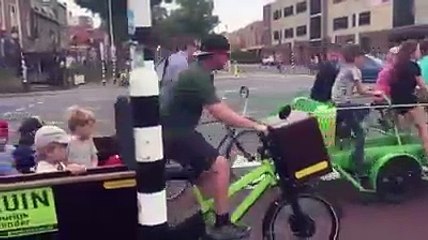 Holanda : así es el transporte escolar mas insólito