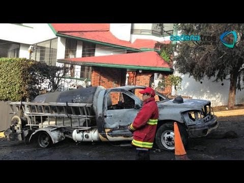 Se incendia pipa de Regio Gas en Naucalpan, Estado de México