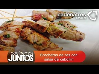 Brochetas de res con salsa de cebollín