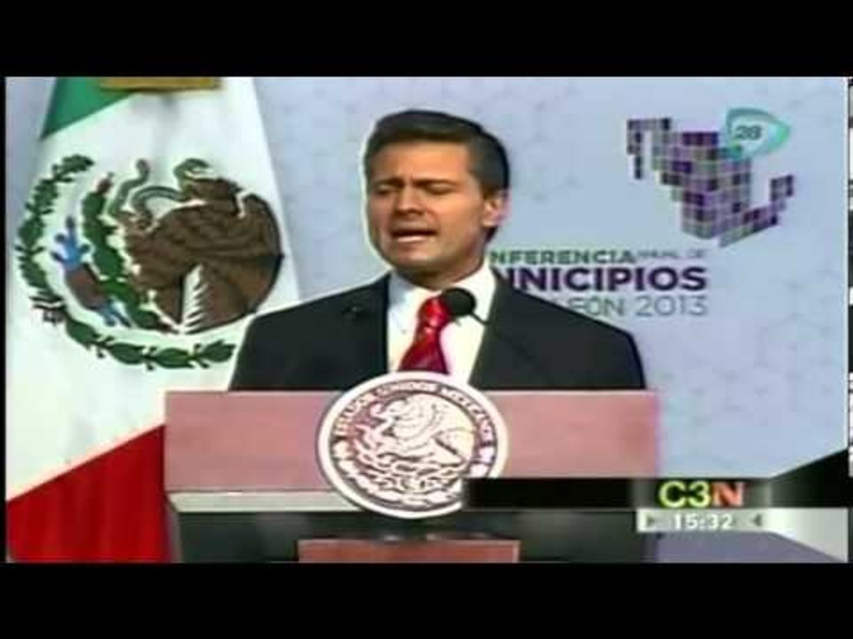 Peña Nieto toma protesta a los nuevos alcaldes y anuncia líneas de acción en el Plan de Desarrollo