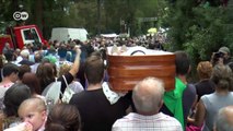 Spanische Prozession im offenen Sarg | DW Deutsch