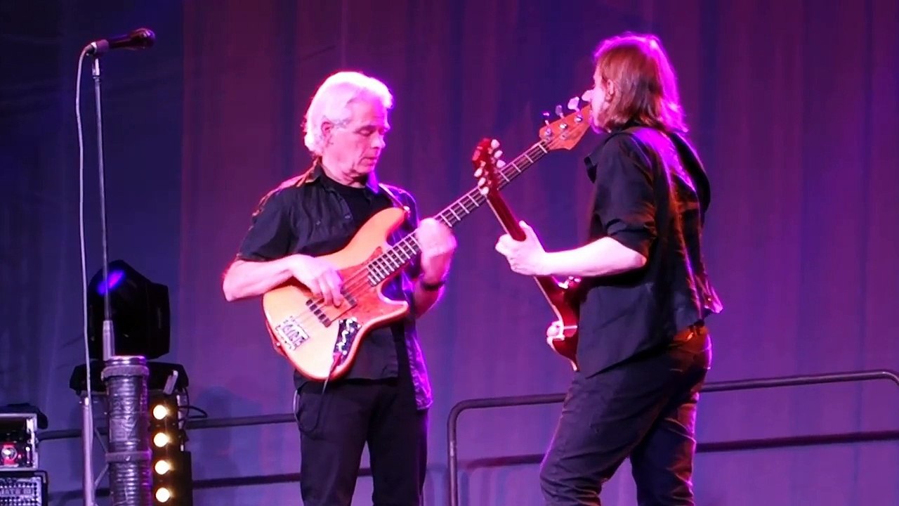 Jethro Tull in Kosice 2017 Bourée, Live / classic on one leg