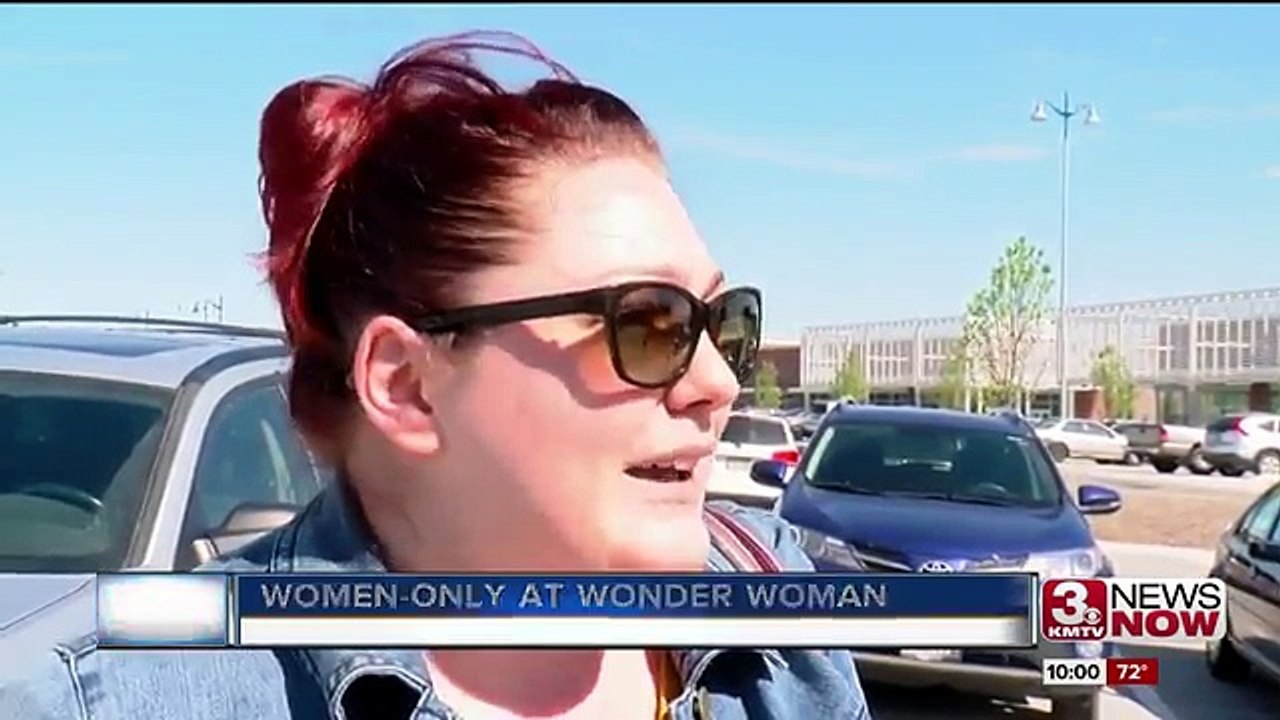 Crazy Feminists BAN MEN AND BOYS from cinema screening - mra mrm mgtow #wonderwoman