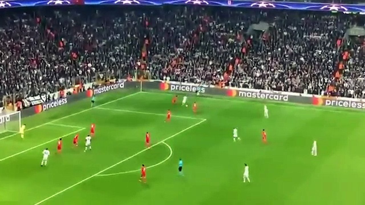 Cenk Tosun'un '2017 Yılın Golü' Seçilen Benfica'ya Attığı gol