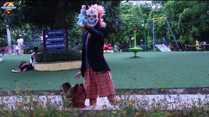 Y Ordenanza congelado en en bromista pernicioso parque hombre araña el en Elsa vs elsa spiderm