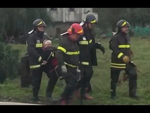Reggio Calabria - Maltempo, soccorso dei Vigili del Fuoco (02.11.15)