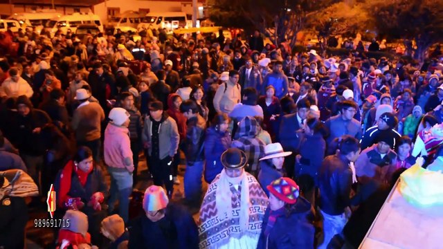 Johnny Rollano y Su Grupo Enlace - Lindos ojitos negros (Video Oficial)
