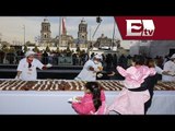 Realizan mega rosca de reyes en el Zócalo capitalino / Titulares de la mañana