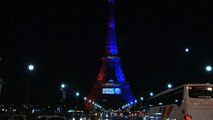 PSG - La Tour Eiffel s'illumine pour Neymar