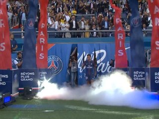 SEPAKBOLA: Ligue 1: Neymar: Paris Ajaib!