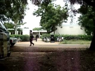 Dehors au campus, diffusion du son des films et des débats