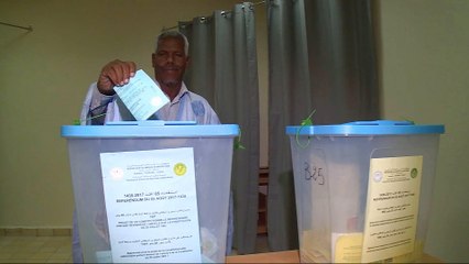 Mauritania referendum: Counting under way in controversial vote