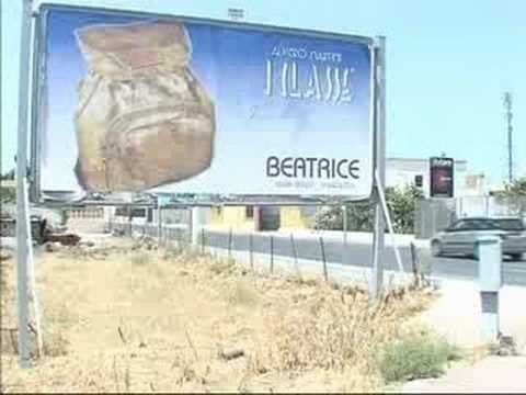 Andria, la città e' invasa dai cartelloni pubblicitari