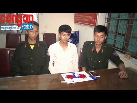 Cảnh sát cơ động bắt kẻ chuyển hồng phiến và ma túy đá