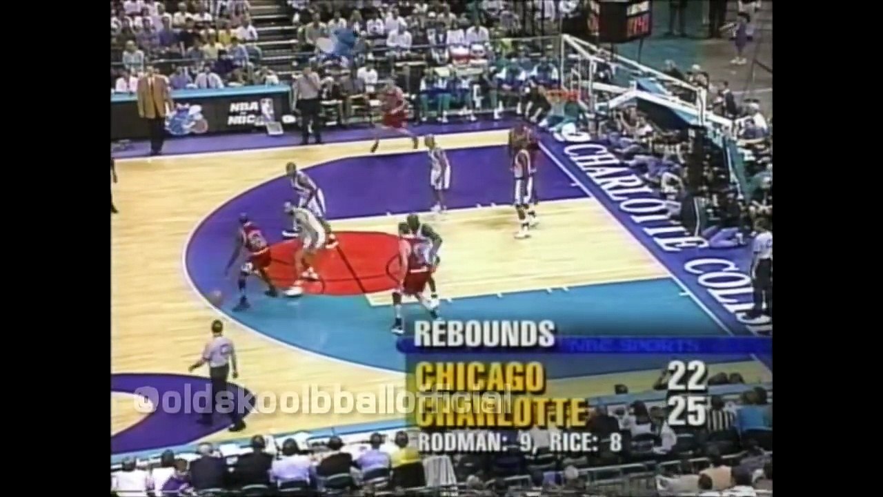 Dennis Rodman vs Vlade Divac Ultimate WWE Action! (Bulls @ Hornets, 1998)