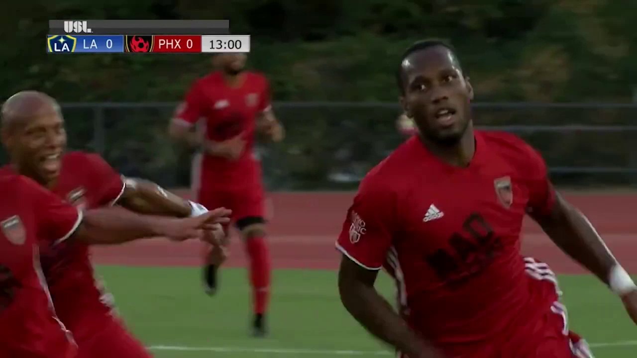 Drogba inscrit un superbe coup franc en USL