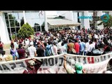 Estudiantes normalistas de Michoacán se enfrentan a la policía al bloquear carreteras