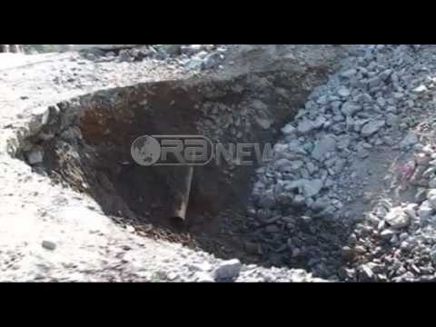 Ora News – Shembet rruga në Bulqizë, furgoni rrëzohet në humnerë