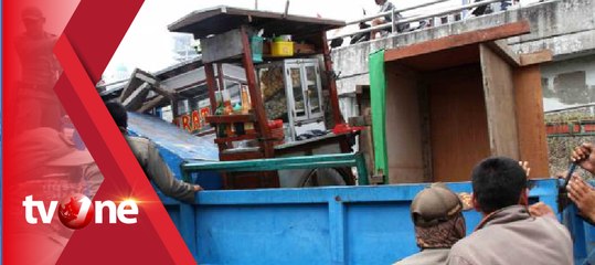 Penertiban Fungsi Trotoar, Sejumlah Lapak PKL Dibongkar Satpol PP