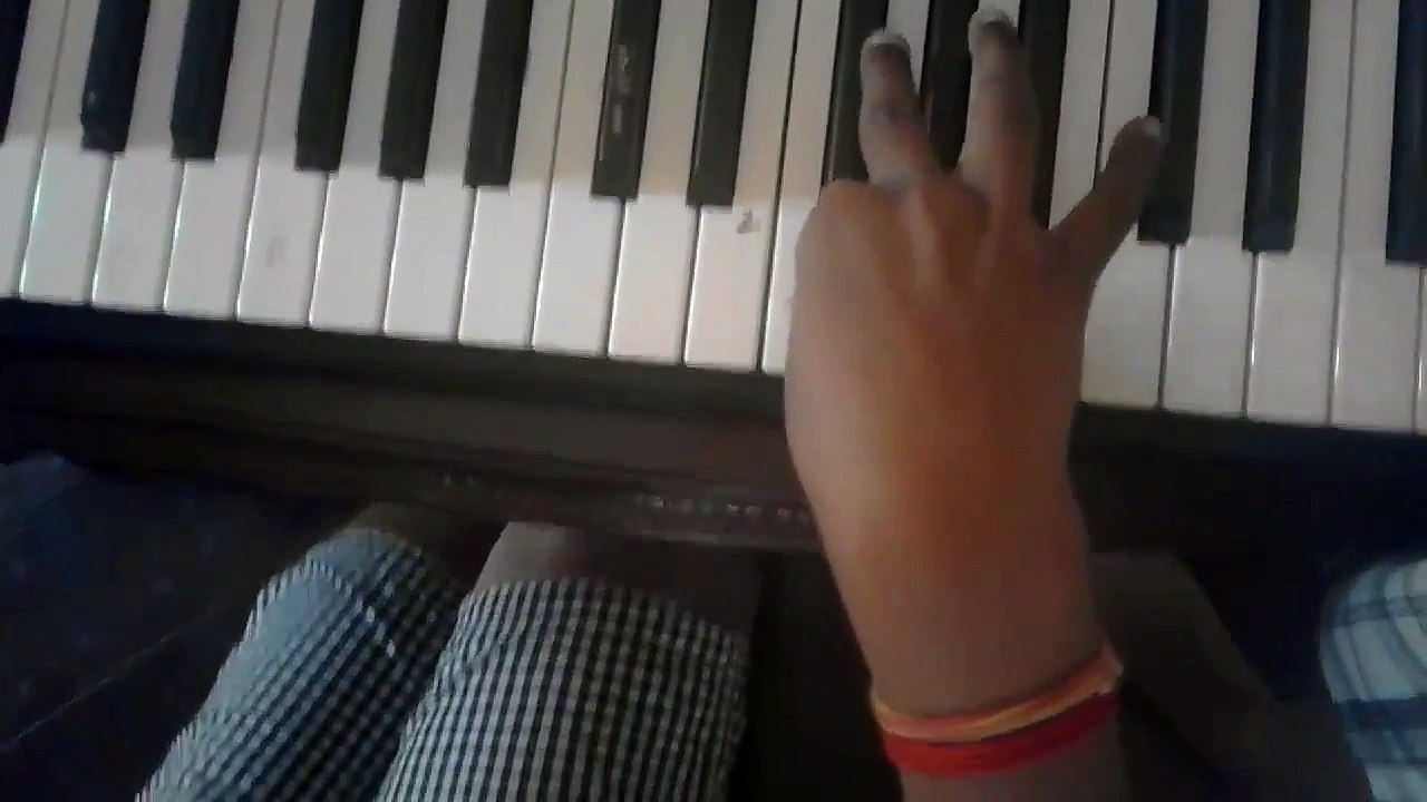 How to play seven years on piano