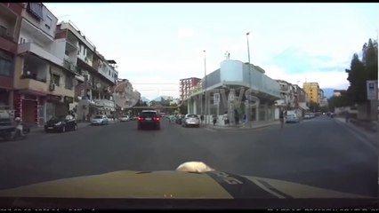 Скачать видео: Ora News – Zbardhet atentati te “Komuna e Parisit”, 4 të dyshuarit arrestohen në Vlorë