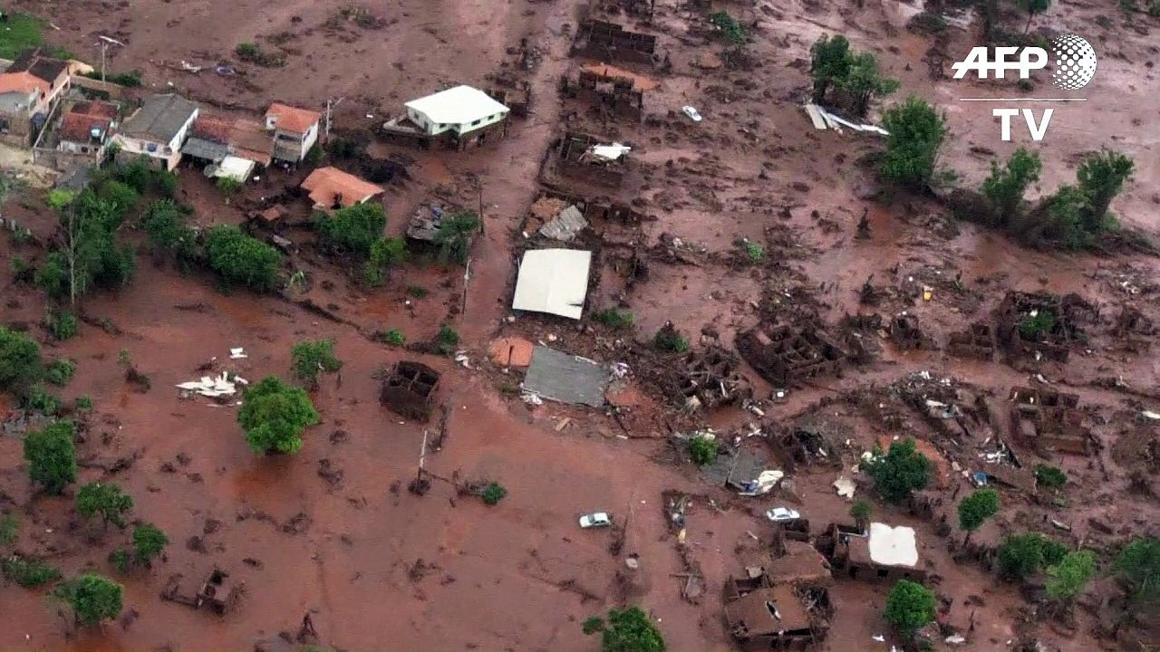 Suspenso processo do desastre de Mariana