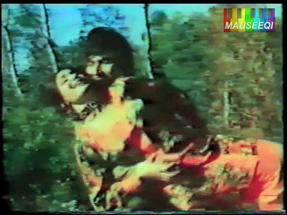 Apnay Hathon Ki Lakeeron Mein - Mehdi Hassan & Shazia - Qateel & Nashad - Dunya Gol Hai (Title_14 DvD Early 70s Vol. 4)