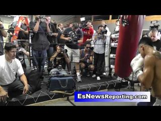 Victor Ortiz training for Mayweather - hitting the heavybag