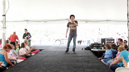 Sean Spiteri sings 'Way Down' Elvis Week 2014 video
