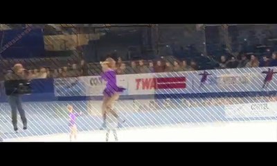 Margot Robbie shows off skating skills