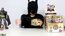 Homme chauve-souris aveugle boîte de cas amusement amusement mystère de de jouets déballage contre superman minis surprise ckn