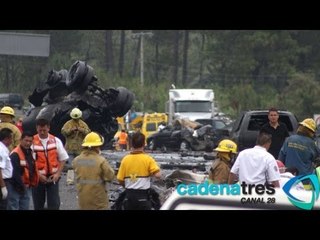 Pipa arrolla y mata a 7 maestros del CNTE en Michoacán