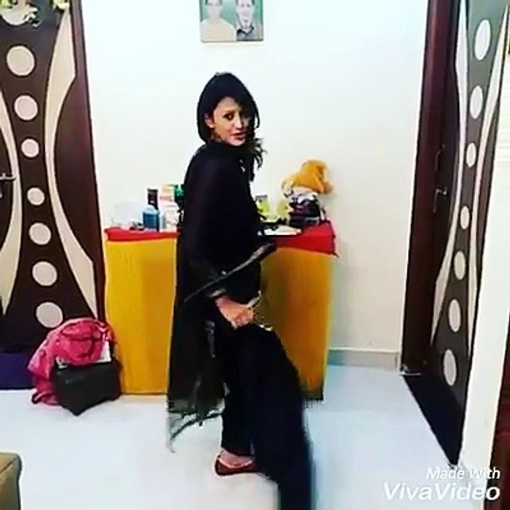 Very Beautiful Girl Dance