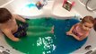 Синяя и зелёная ванна с желе & Маша и Медведь с уточкой распаковка игрушки и кар