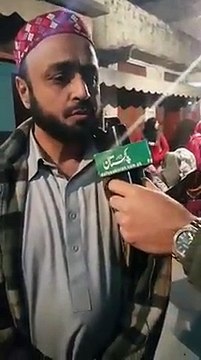 لاہور کا وہ شخص جس کا دعویٰ ہے کہ ہر بیماری کا علاج زیتون کے تیل سے کیا جاسکتا ہے اور طریقہ بھی ایسا کہ دیکھنے والوں کی آنکھیں کھلی کی کھلی رہ جائیں