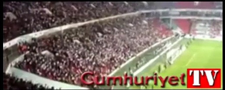 Atatürk pankartı yasaklanan Süper kupada taraftar stadı İamir Marşı ile inletti