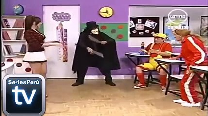 Carlos Vilchez arrinconca a LUCECITA en la ESCUELITA