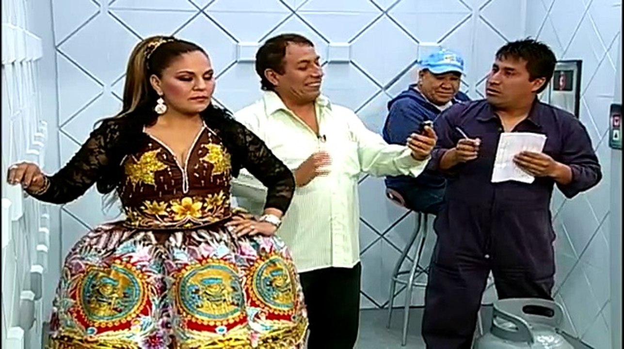 Dina Páucar se reencuentra con un antiguo amor en 'El Ascensor de los Artistas'