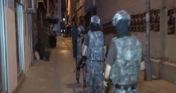 Organize Suç Örgütü Üyelerinin Kaldığı Eve, Özel Harekat Operasyon Düzenledi