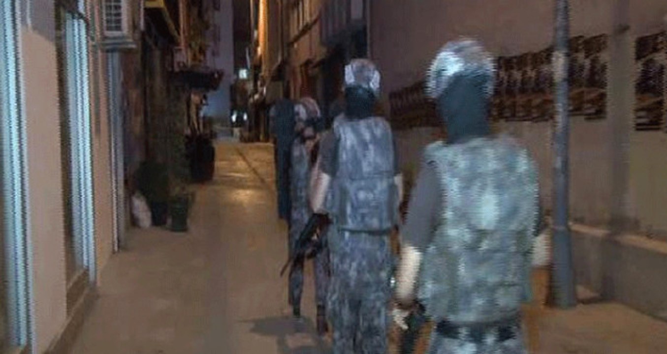 Organize Suç Örgütü Üyelerinin Kaldığı Eve, Özel Harekat Operasyon Düzenledi