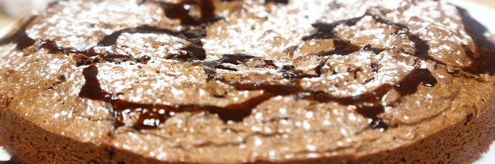 طريقة عمل الكاتو بالشوكولا بالفيديو