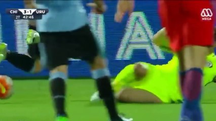 CLAUDIO BRAVO ATAJA PENAL DE LUIS SUAREZ | CHILE VS URUGUAY 3 1