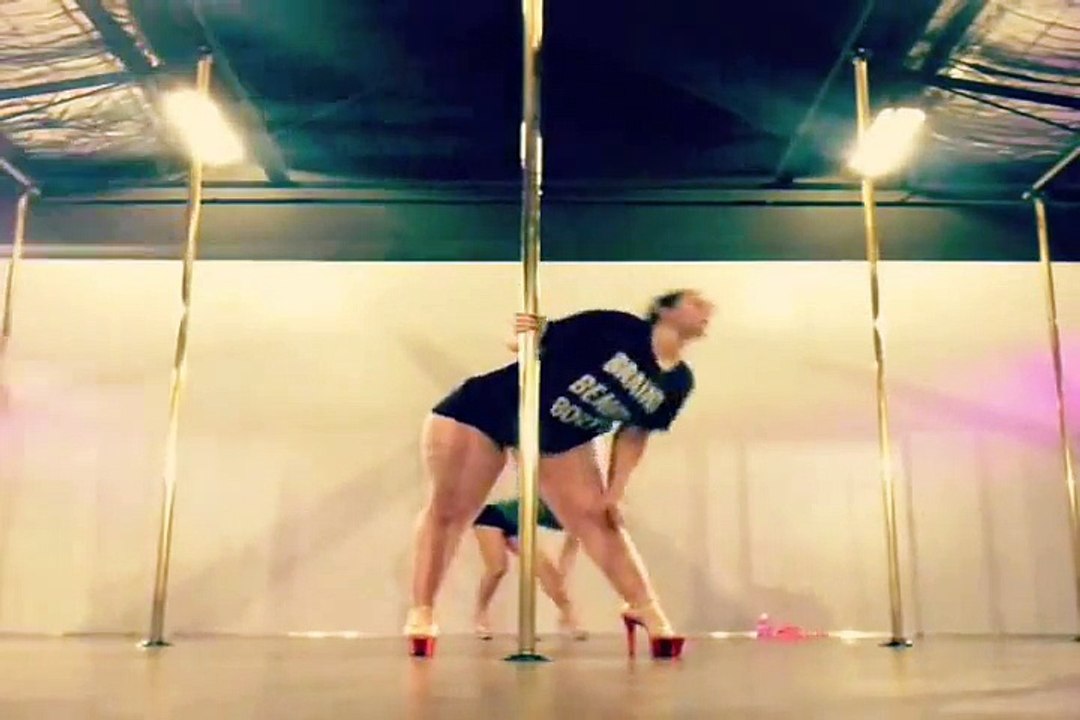 Plus Size Model  Amy Zampetides  Hot Pole Dance