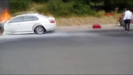 Amasya Yangın Tüpleri Yetersiz Kalınca Lüks Otomobil Alev Alev Yandı