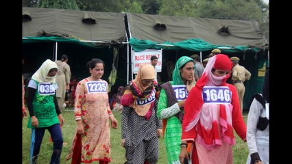 In Anantnag Boys and Girls Come in Big Numbers for Police Recruitment