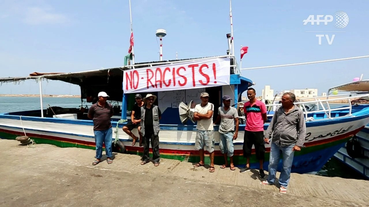 Tunesier lassen identitären-schiff abblitzen