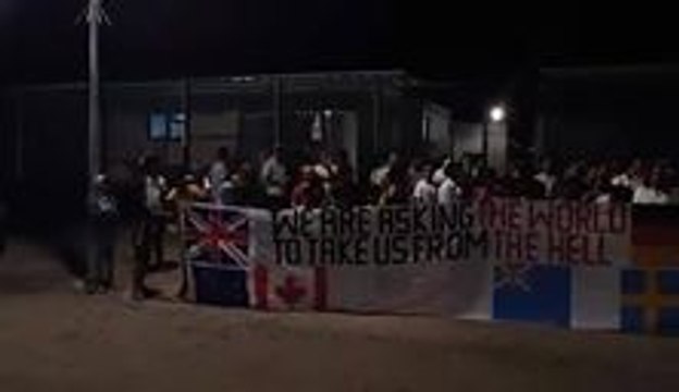 Refugees Protest Treatment in Detention Centre, Mourn Man Found Dead on Manus Island