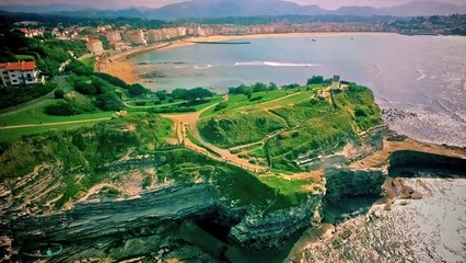 Saint-Jean-de-Luz -rétro style- en drone